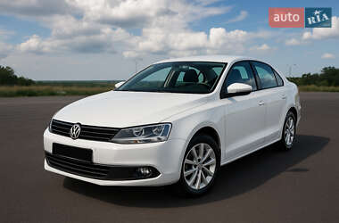 Седан Volkswagen Jetta 2013 в Днепре