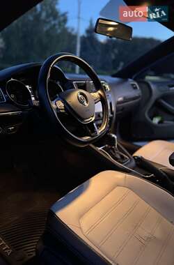 Седан Volkswagen Jetta 2014 в 