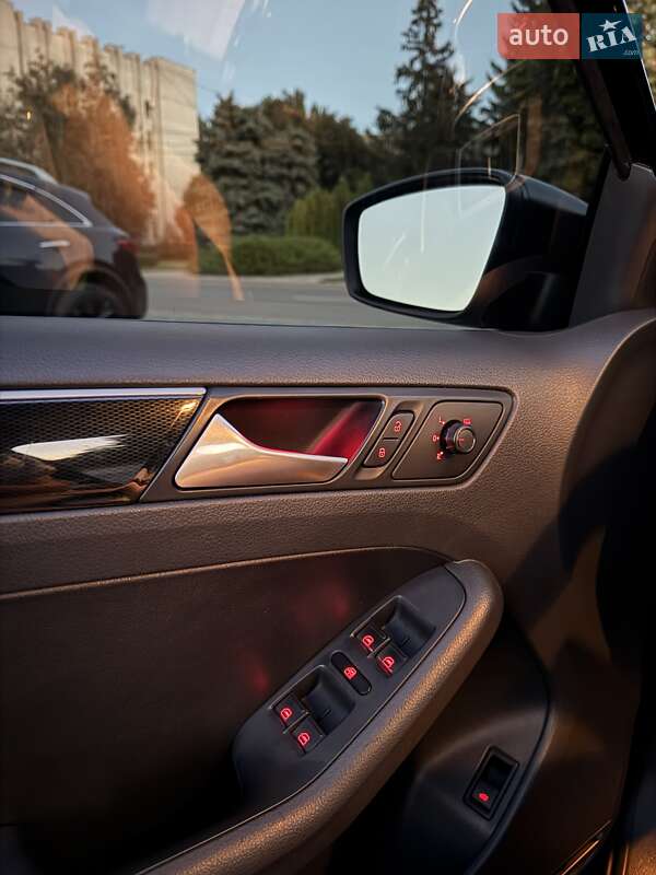 Седан Volkswagen Jetta 2014 в Кременчуці фото 14 Седан Volkswagen Jetta 2014 в Кременчуці