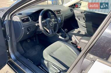 Седан Volkswagen Jetta 2011 в 