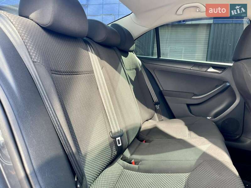 Седан Volkswagen Jetta 2011 в Харькове