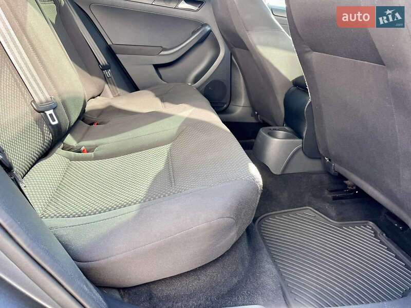 Седан Volkswagen Jetta 2011 в Харькове