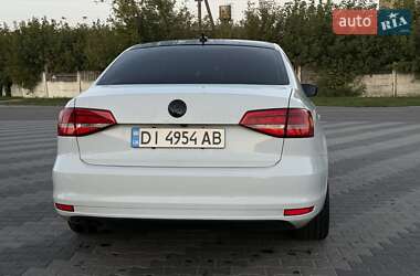 Седан Volkswagen Jetta 2016 в 