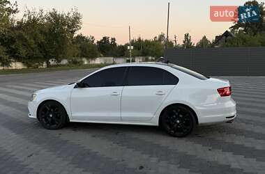 Седан Volkswagen Jetta 2016 в 