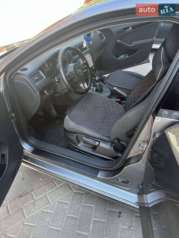 Volkswagen Jetta 2010