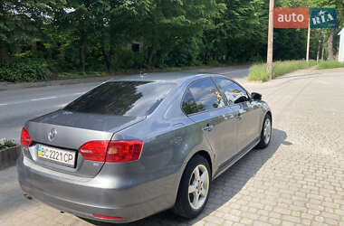 Седан Volkswagen Jetta 2013 в Львове