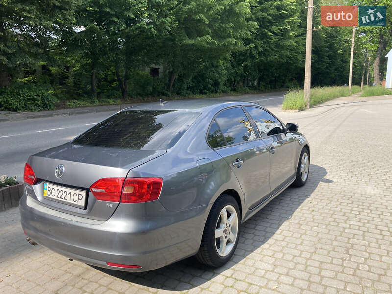 Седан Volkswagen Jetta 2013 в Львове