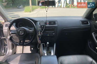 Седан Volkswagen Jetta 2013 в Львове