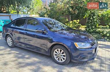 Седан Volkswagen Jetta 2013 в 