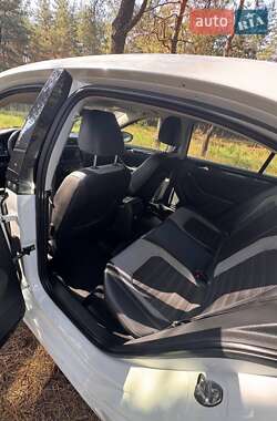 Седан Volkswagen Jetta 2016 в 