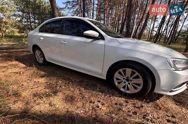 Седан Volkswagen Jetta 2016 в 