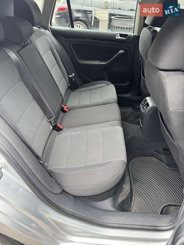 Універсал Volkswagen Jetta 2014 в Києві