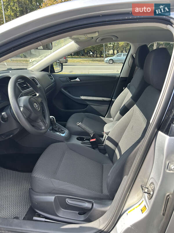 Седан Volkswagen Jetta 2013 в Киеве