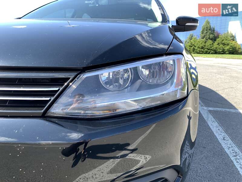 Седан Volkswagen Jetta 2014 в Дніпрі