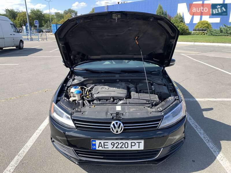 Седан Volkswagen Jetta 2014 в Дніпрі