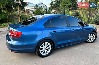 Седан Volkswagen Jetta 2014 в 
