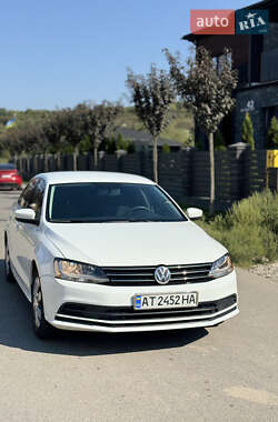 Седан Volkswagen Jetta 2016 в 