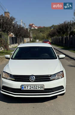Седан Volkswagen Jetta 2016 в 