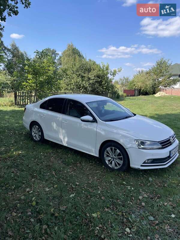 Седан Volkswagen Jetta 2016 в Рава-Русской