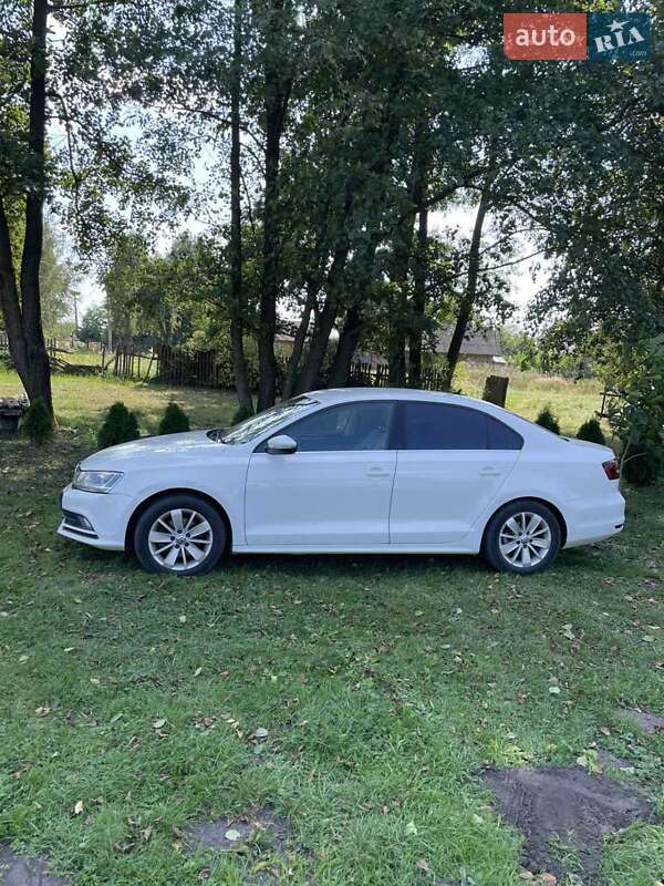 Седан Volkswagen Jetta 2016 в Рава-Русской