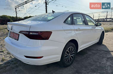 Седан Volkswagen Jetta 2021 в 