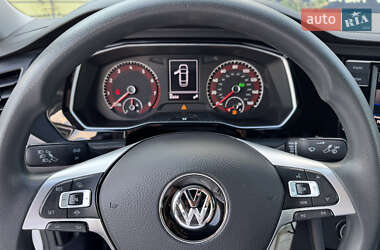 Седан Volkswagen Jetta 2021 в 