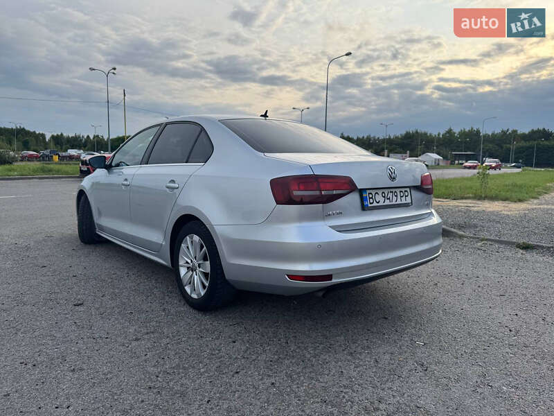 Седан Volkswagen Jetta 2016 в Львове