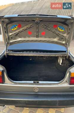 Седан Volkswagen Jetta 1990 в 