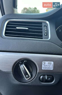 Седан Volkswagen Jetta 2013 в 