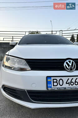 Седан Volkswagen Jetta 2013 в 