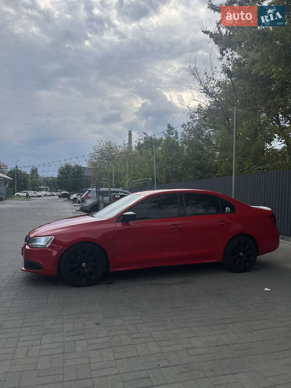 Седан Volkswagen Jetta 2012 в Днепре