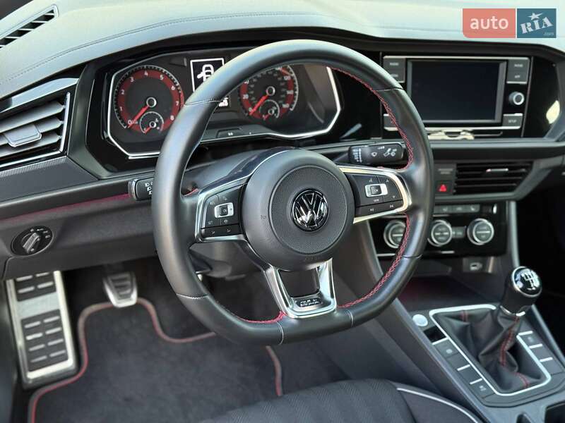 Седан Volkswagen Jetta 2019 в Одессе фото 56 Седан Volkswagen Jetta 2019 в Одессе