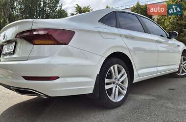 Седан Volkswagen Jetta 2019 в 