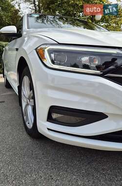 Седан Volkswagen Jetta 2019 в 