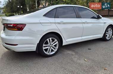 Седан Volkswagen Jetta 2019 в 