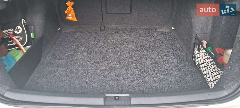 Седан Volkswagen Jetta 2016 в Дніпрі