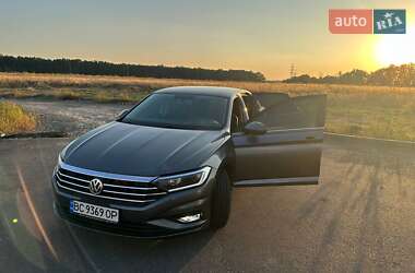 Седан Volkswagen Jetta 2019 в 