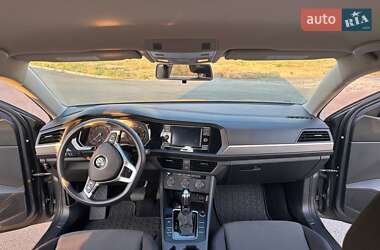 Седан Volkswagen Jetta 2019 в 