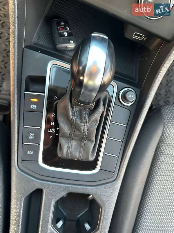 Седан Volkswagen Jetta 2019 в Виннице