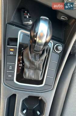 Седан Volkswagen Jetta 2019 в 
