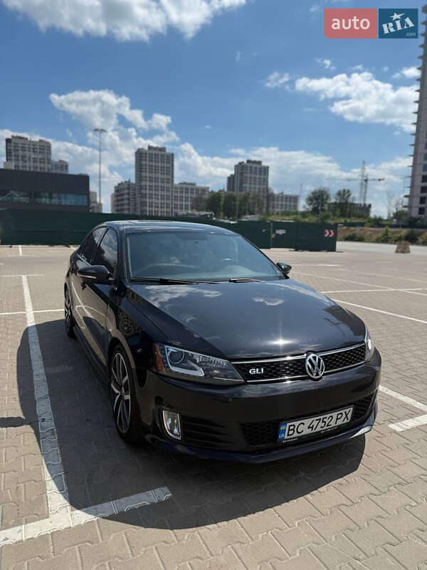 Седан Volkswagen Jetta 2013 в 