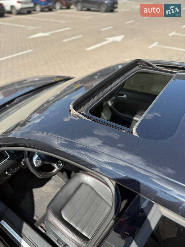 Седан Volkswagen Jetta 2013 в Києві