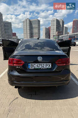 Седан Volkswagen Jetta 2013 в 