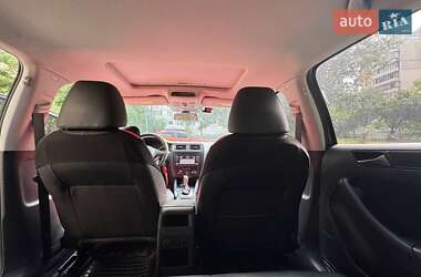 Седан Volkswagen Jetta 2010 в Києві