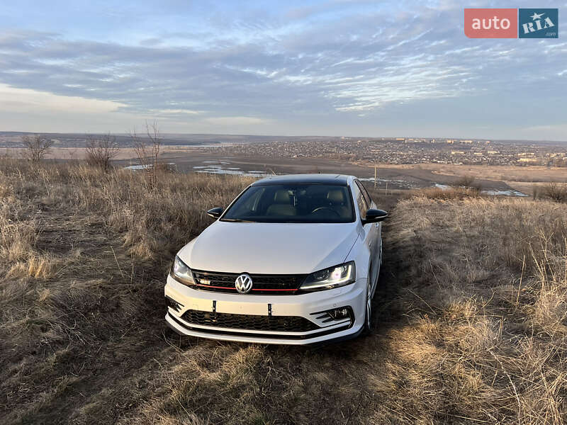 Седан Volkswagen Jetta 2017 в Краматорске