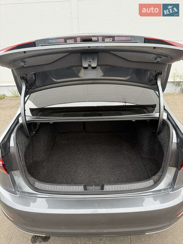 Седан Volkswagen Jetta 2019 в Одессе