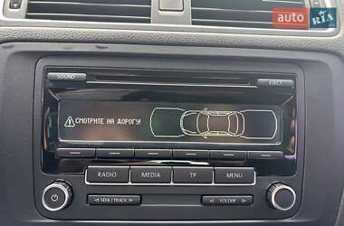 Седан Volkswagen Jetta 2012 в 