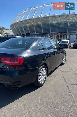 Седан Volkswagen Jetta 2015 в 
