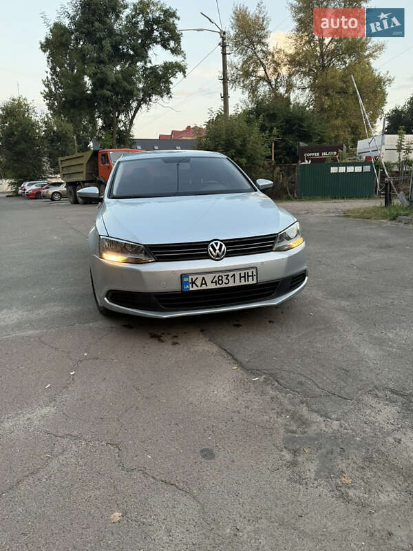 Седан Volkswagen Jetta 2011 в Києві