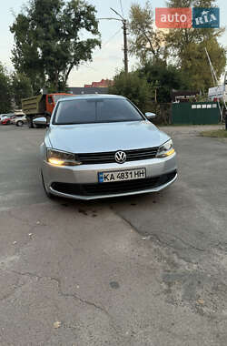 Седан Volkswagen Jetta 2011 в 